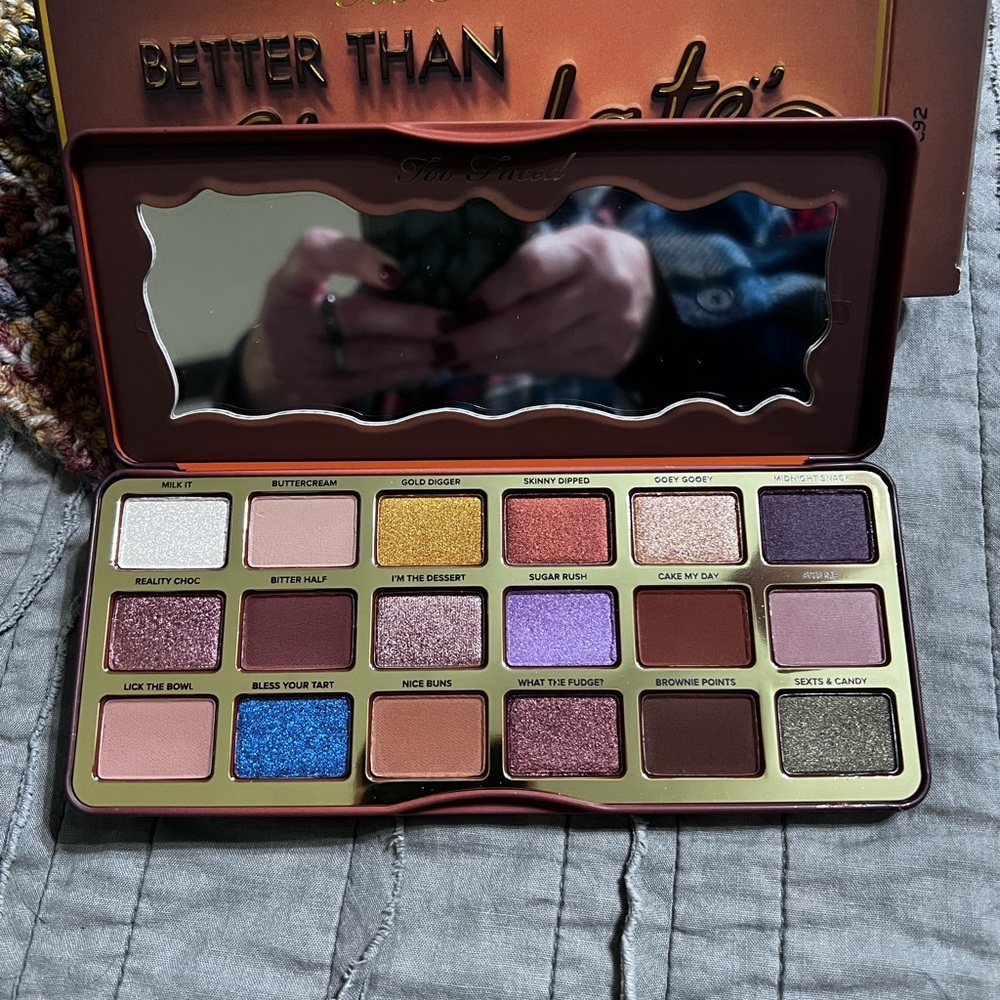 Too Faced Eyeshadow Palette - Multicolor